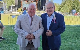 Na zdjęciu: Henryk Grzonka i Zdzisław Makles - w&oacute;jt Gminy Opat&oacute;w