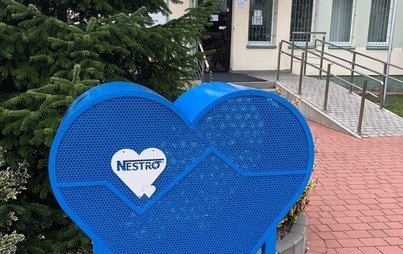 Zdjęcie do Przed Urzędem Gminy w Opatowie stanął pojemnik na plastikowe nakrętki