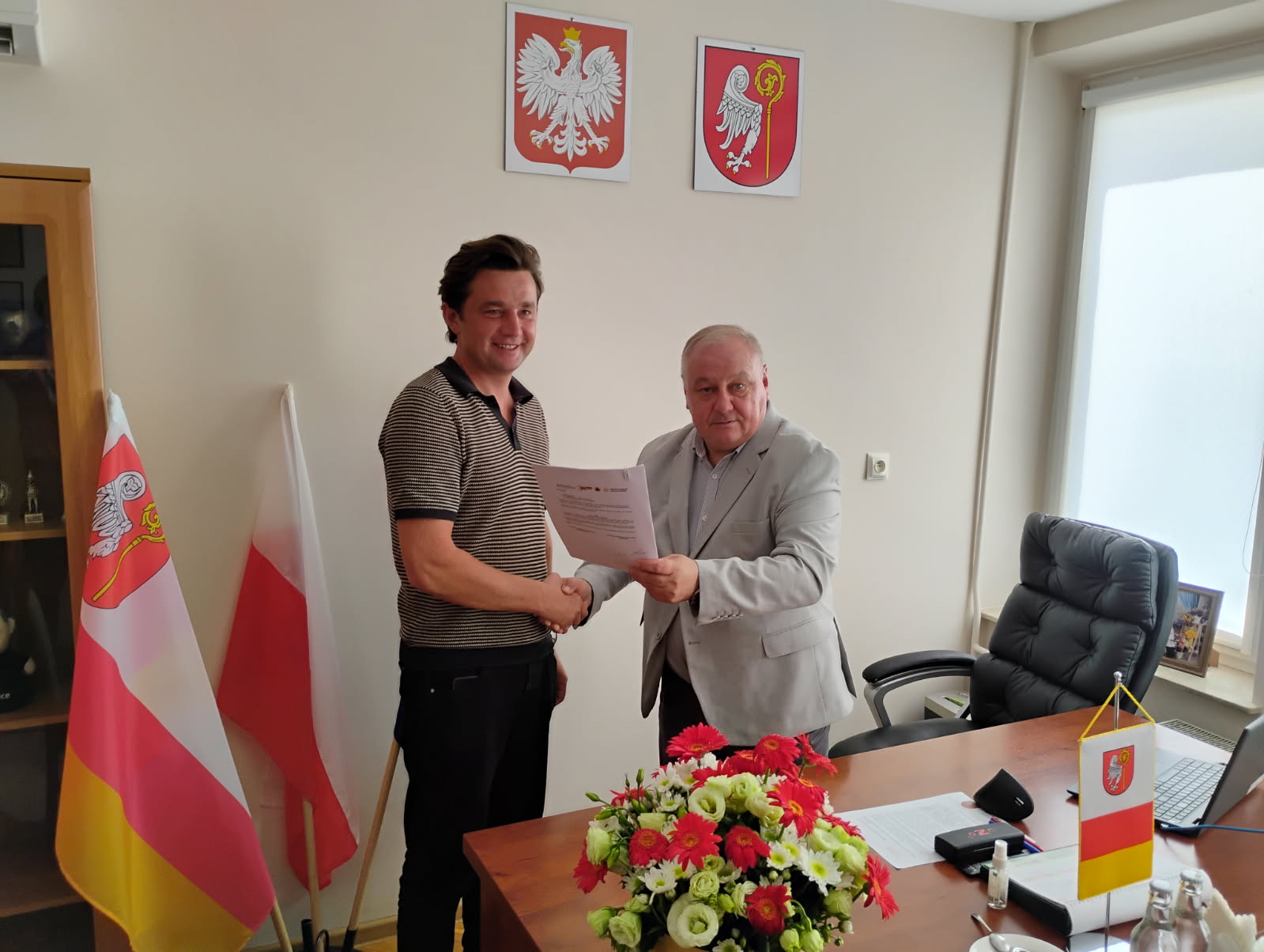 Zdjęcie: Podpisanie umowy na&nbsp;budowę obiektu